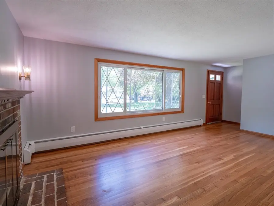 622 Shrewsbury Street, Holden, MA 01520 - #3