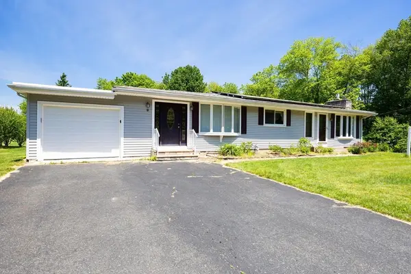 9 Barton St, Granby, MA 01033