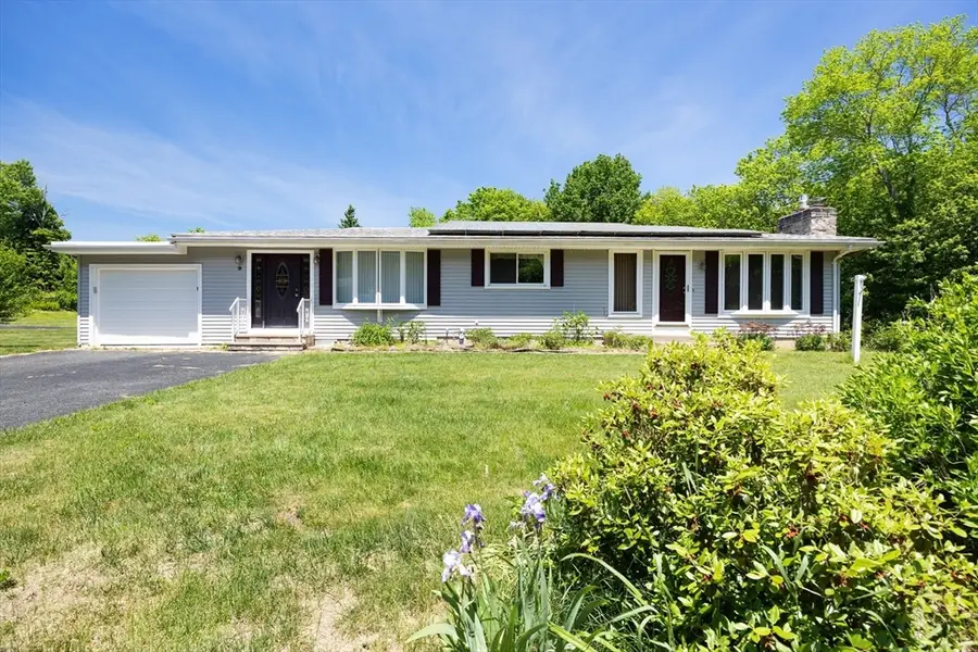 9 Barton St, Granby, MA 01033 - #2