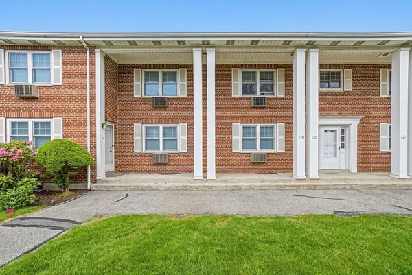 119 Emerson Gardens Rd #119, Lexington, MA 02420
