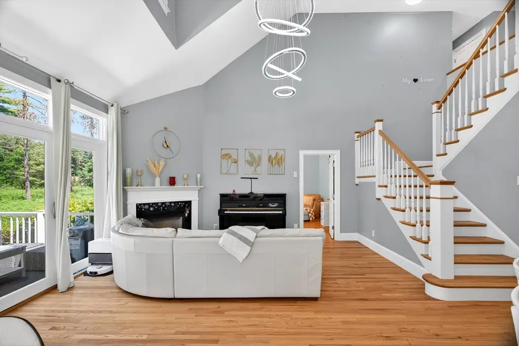 680 South Ave #7, Weston, MA 02493 - #1