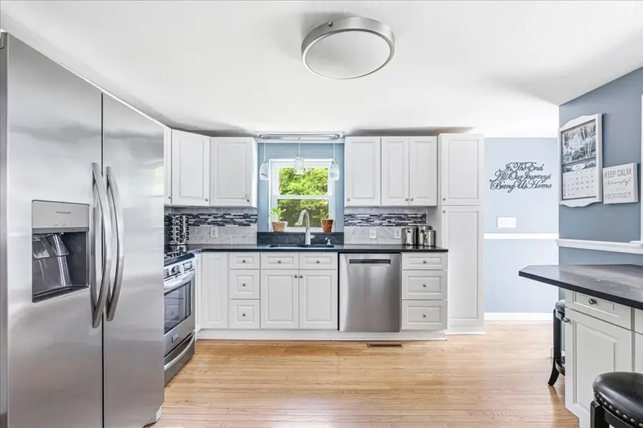 552 Mattakeesett St, Pembroke, MA 02359 - #2