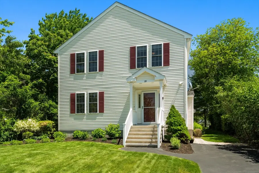 29 Station St, Stoughton, MA 02072 - #3