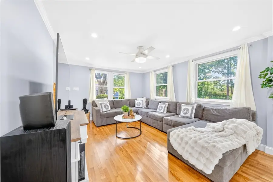 74 Rhinecliff St, Arlington, MA 02476 - #2