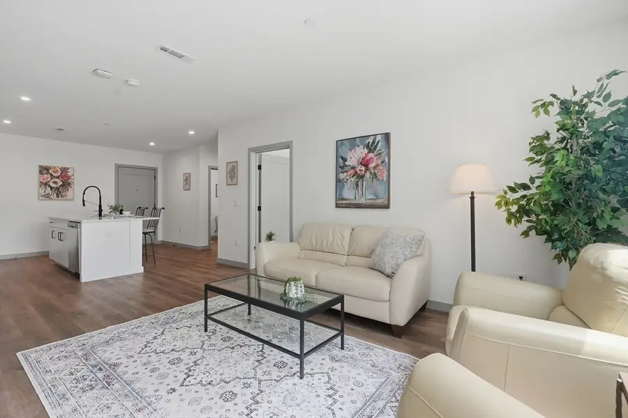 203 Lowell St #103, Wilmington, MA 01887 - #3