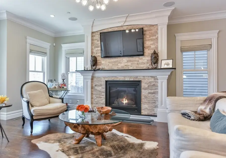9 M St #2, Boston, MA 02127 - #3
