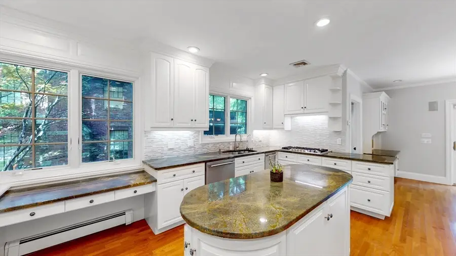 79 Woodchester Dr, Newton, MA 02467 - #3