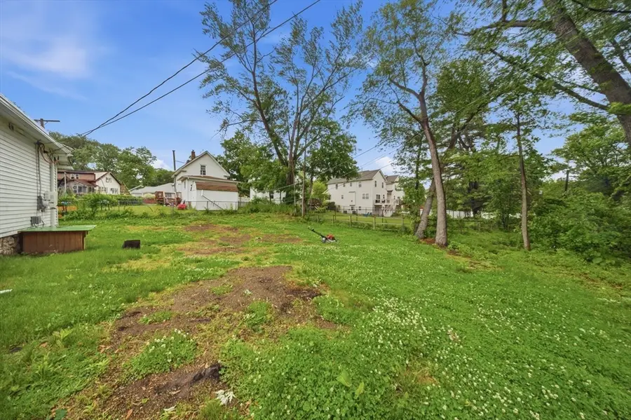 3 Brief St, Worcester, MA 01604 - #2