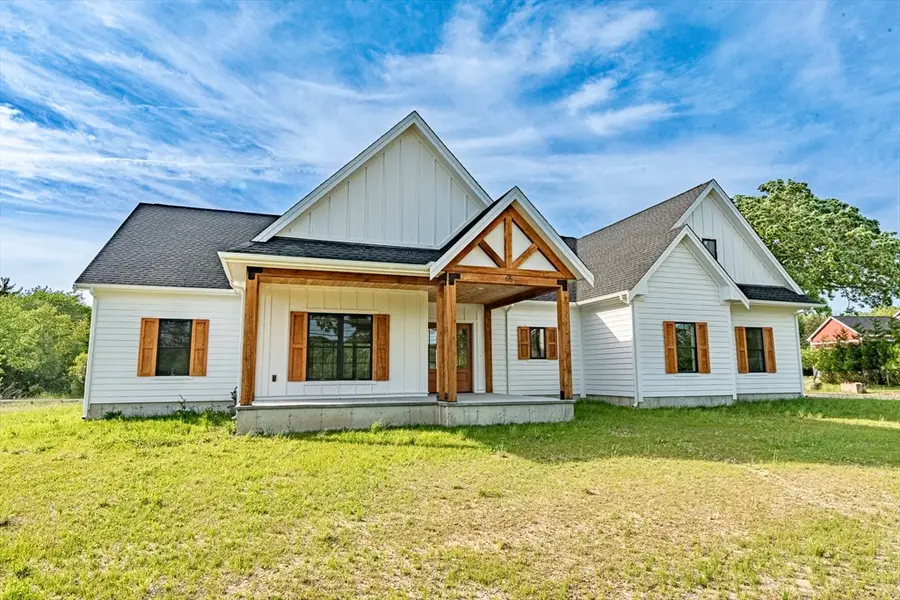 65 Marvel St, Swansea, MA 02777 - #2