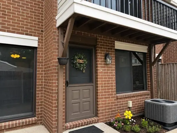 167 Greenbrook Dr #167, Stoughton, MA 02072