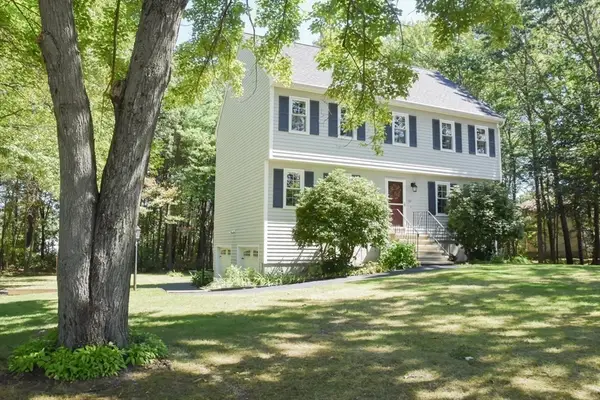 163 Old Ferry Dr, Methuen, MA 01844