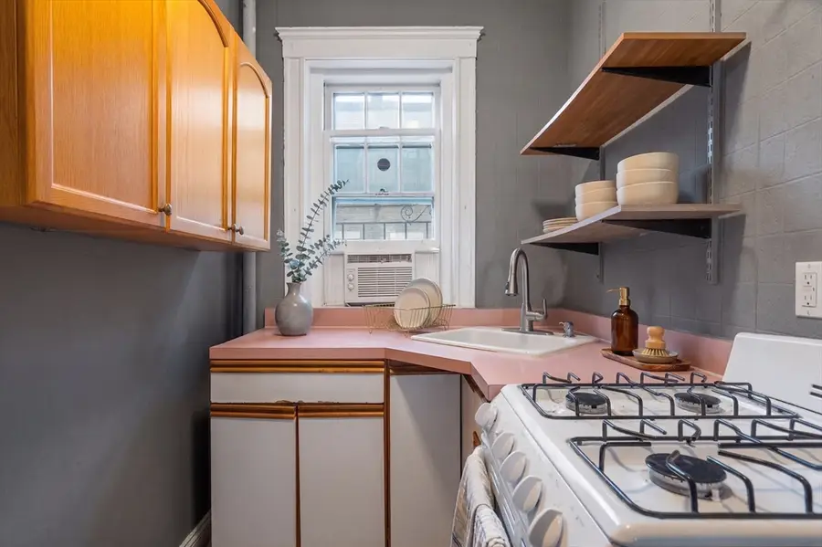 1572 Commonwealth Ave #U:8, Boston, MA 02135 - #3