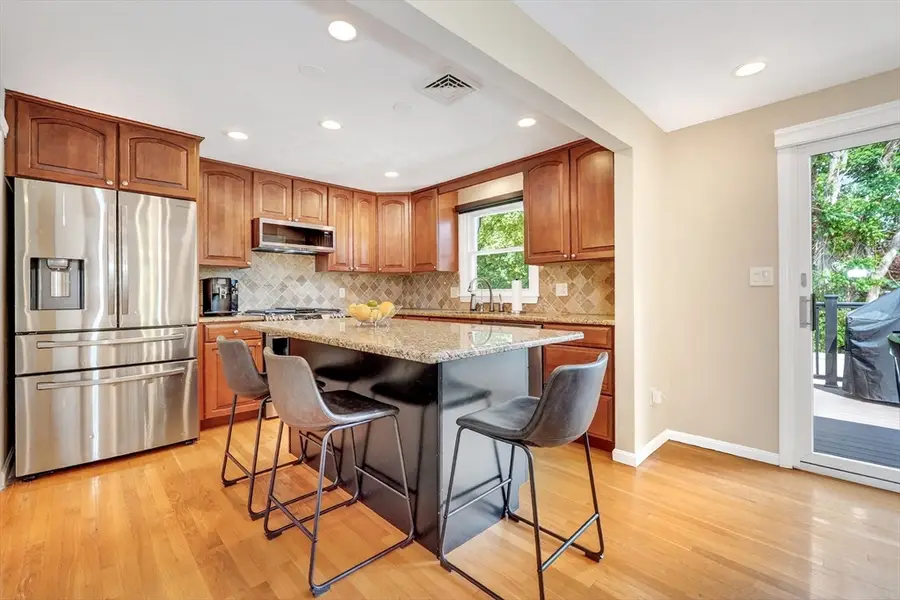 21 Hancock St, Bedford, MA 01730 - #3