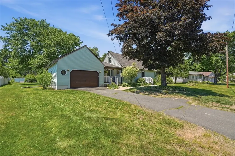 5 Lanebrook Cir, Granby, MA 01033 - #3