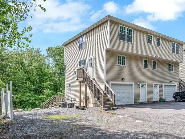 18 Bartlett Ave #18, Chelmsford, MA 01824