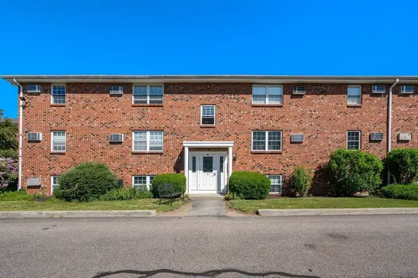 91 Pleasant #C11, Medfield, MA 02052