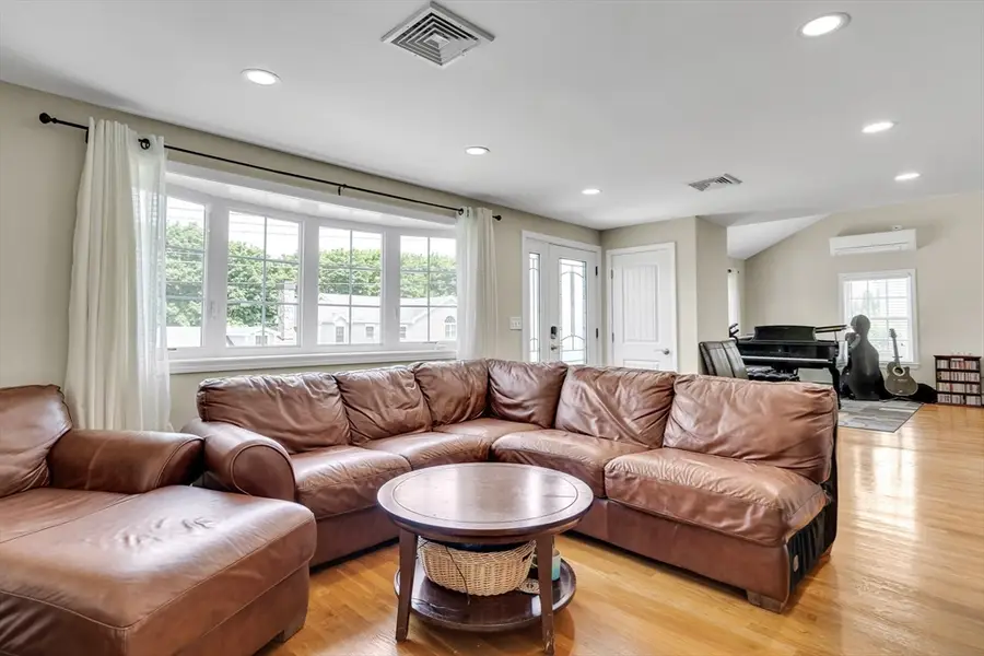 7 Liana, Woburn, MA 01801 - #3