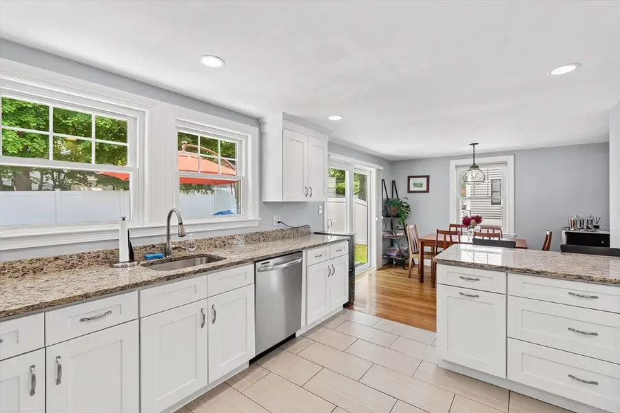 9 Chapman Rd, Wakefield, MA 01880 - #3