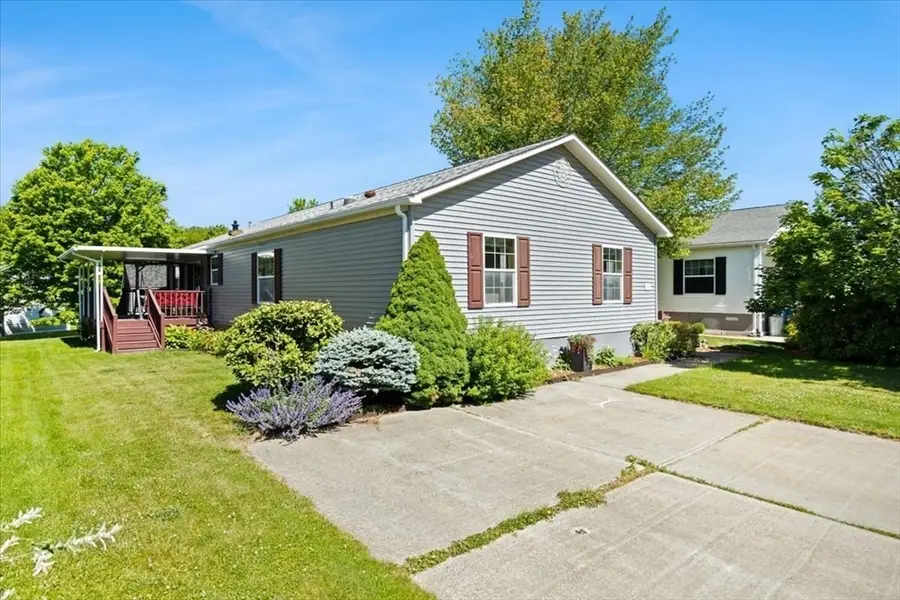 59 Robin Dr, Tiverton, RI 02878 - #2