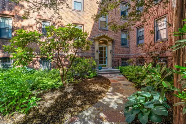 16 Ware Street #31, Cambridge, MA 02138