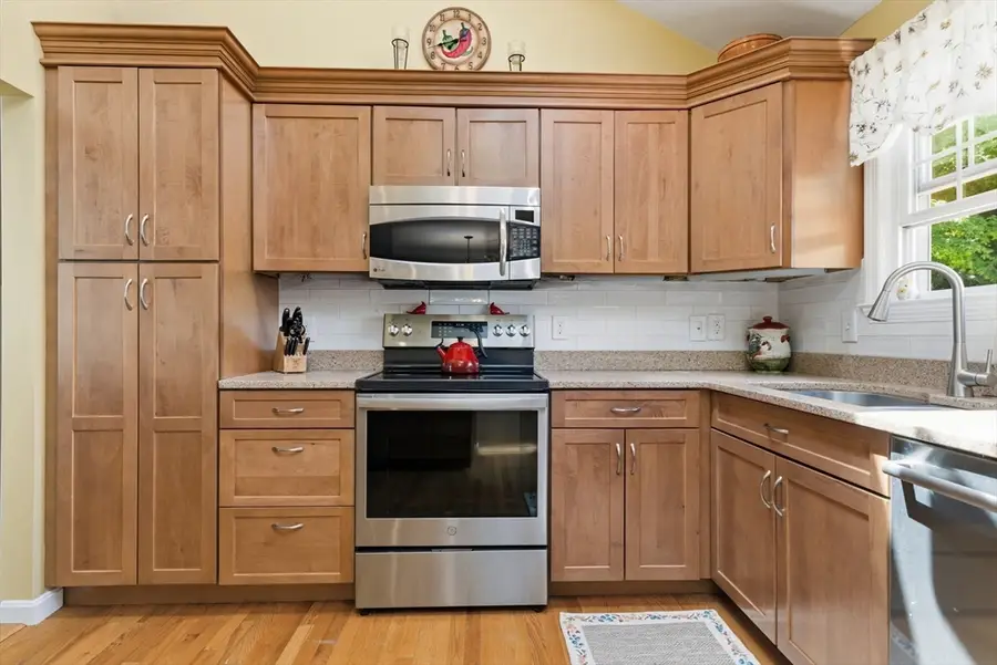 22 Lindale Ave, Weymouth, MA 02191 - #2