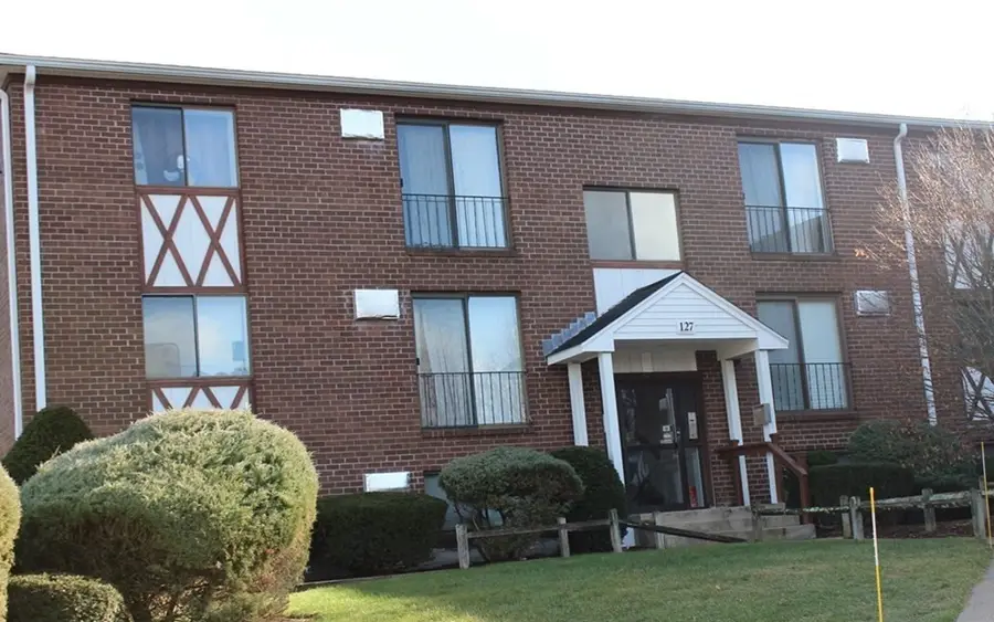 127 Kings St #304, Franklin, MA 02038 - #2