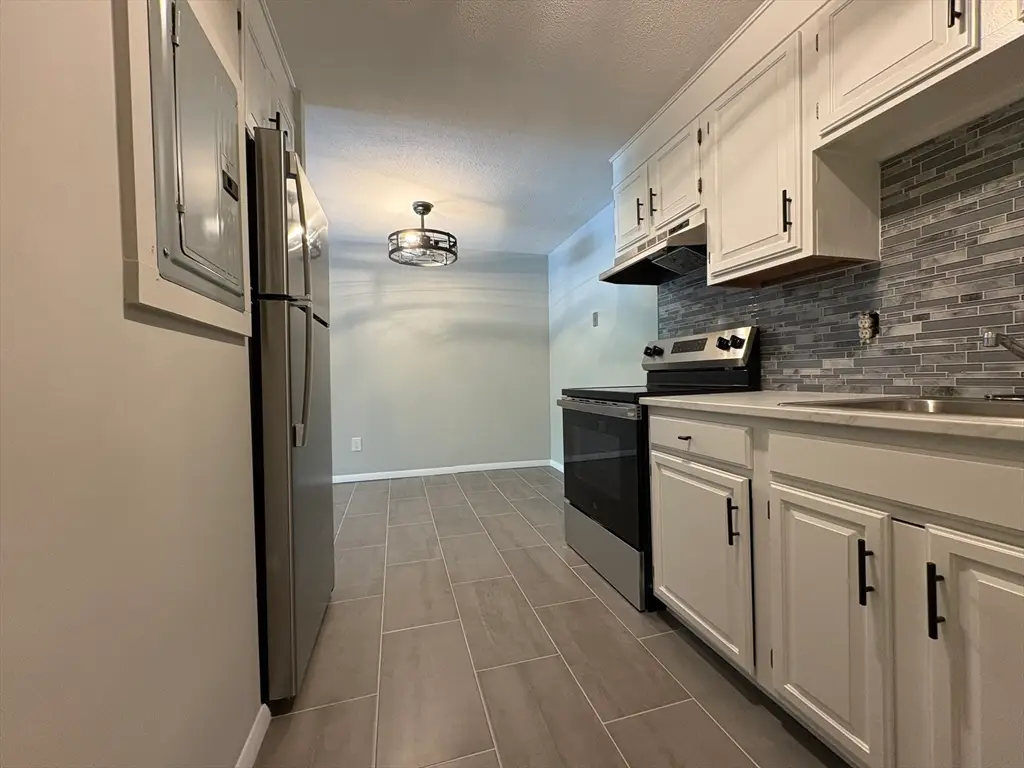 1 Albert Dr #8, Woburn, MA 01801 - #1