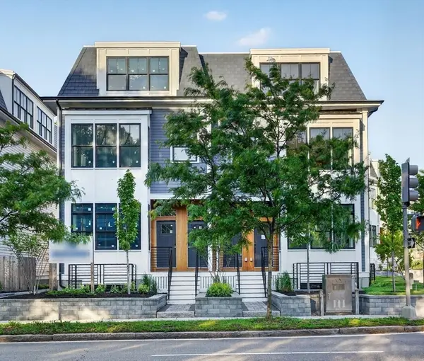 325B Alewife Brook Pkwy #B, Somerville, MA 02144
