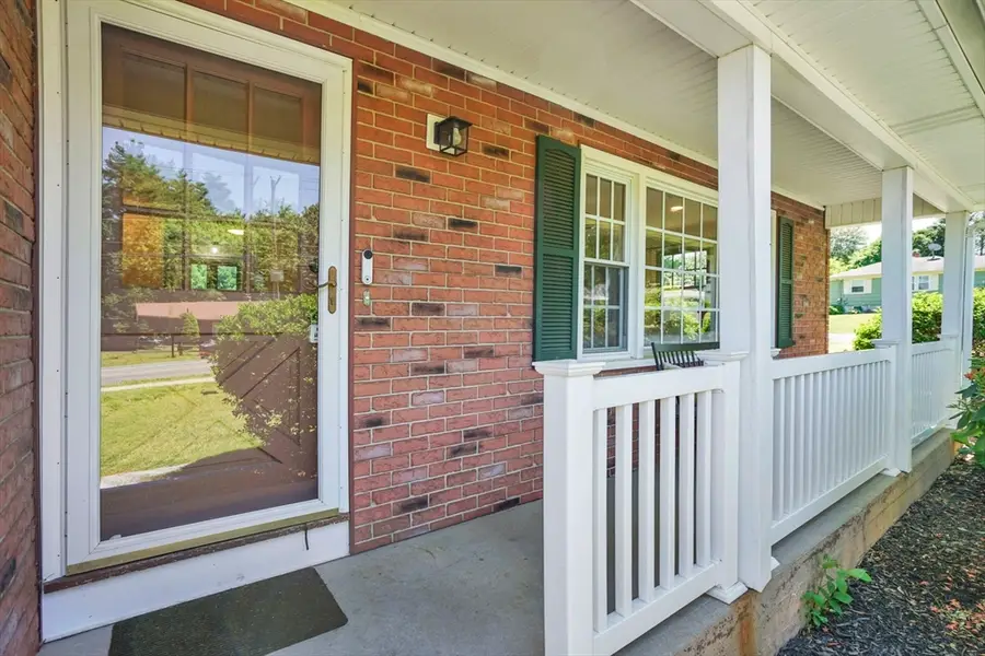 762 Center St, Ludlow, MA 01056 - #3