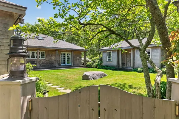 300 North Rd/18 Belhaven Way, Chilmark, MA 02535