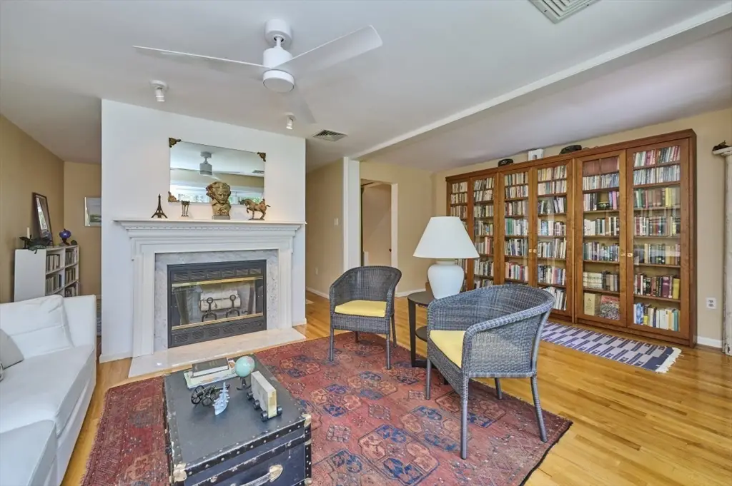 31 Angela Lane #31, Watertown, MA 02472 - #1