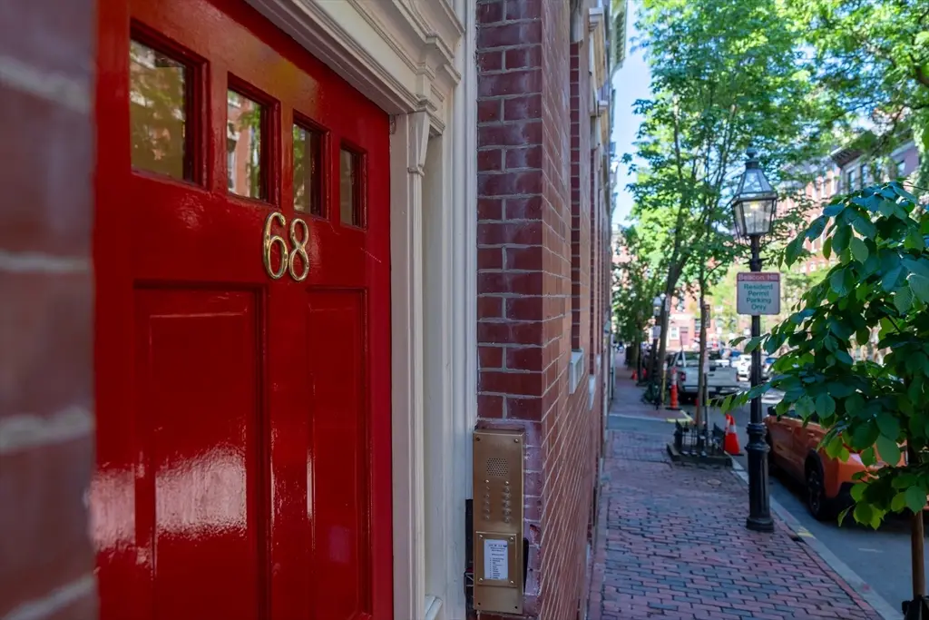 68 Phillips St #6, Boston, MA 02114 - #1