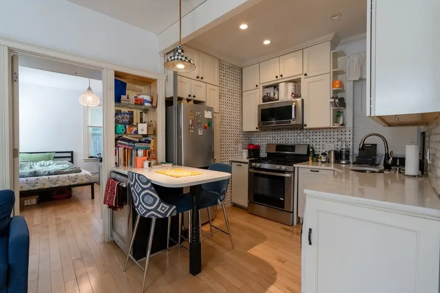 68 Phillips St #6, Boston, MA 02114 - #2