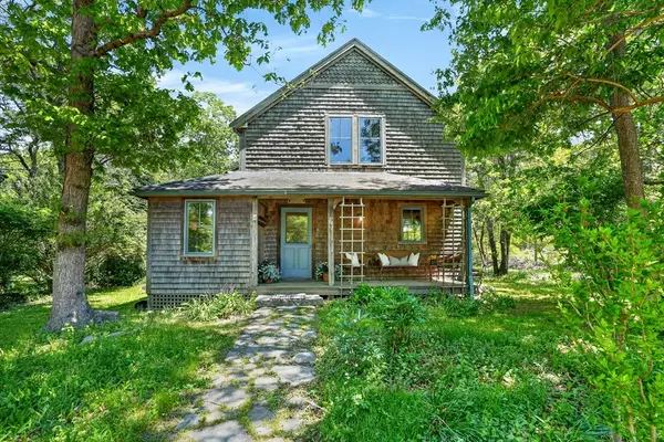 4 Rock Pond Road, West Tisbury, MA 02575