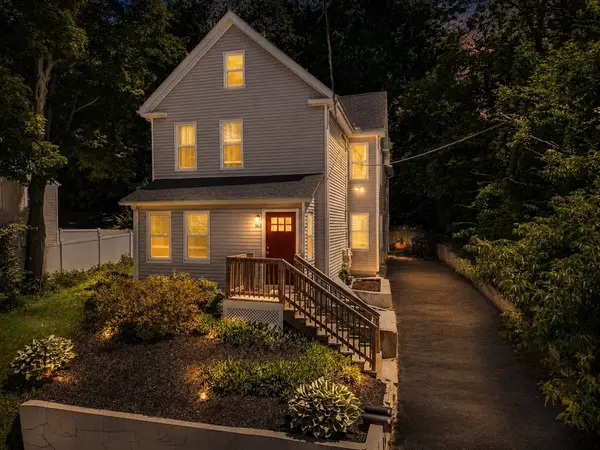 163 Elm St #1, Amesbury, MA 01913