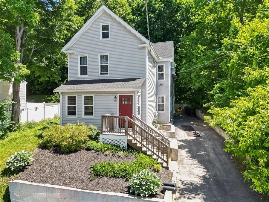 163 Elm St #1, Amesbury, MA 01913 - #2
