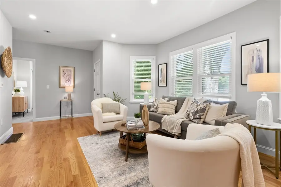 163 Elm St #1, Amesbury, MA 01913 - #3