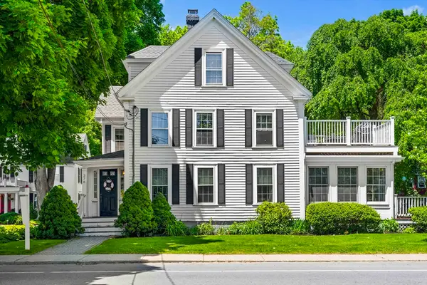 376 Main St #4, Amesbury, MA 01913