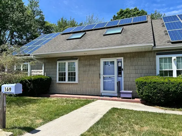 169 Park Ave W, Weymouth, MA 02190
