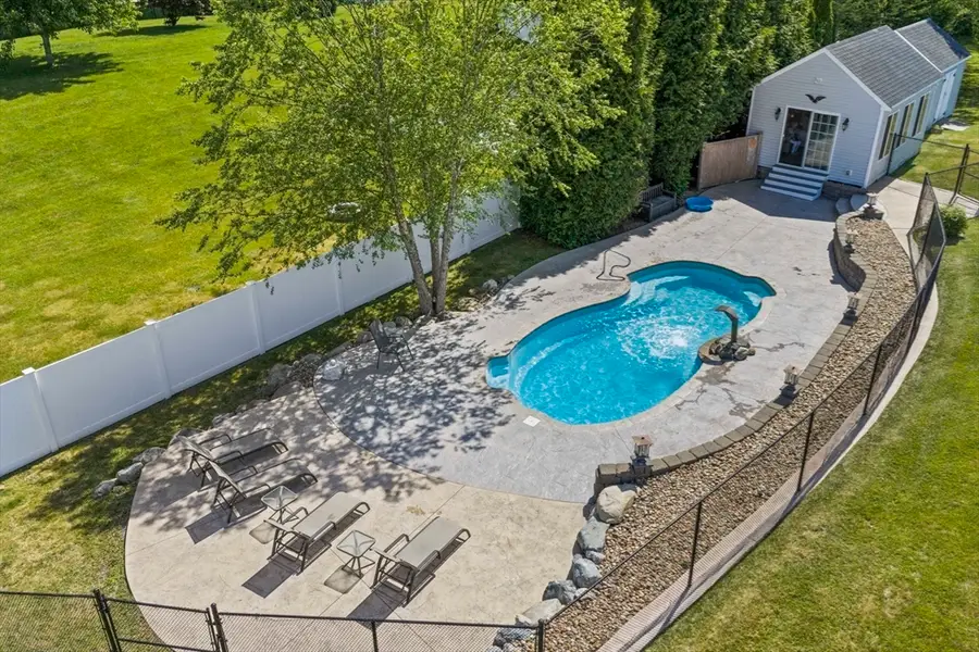 67 Franklin St, Halifax, MA 02338 - #3