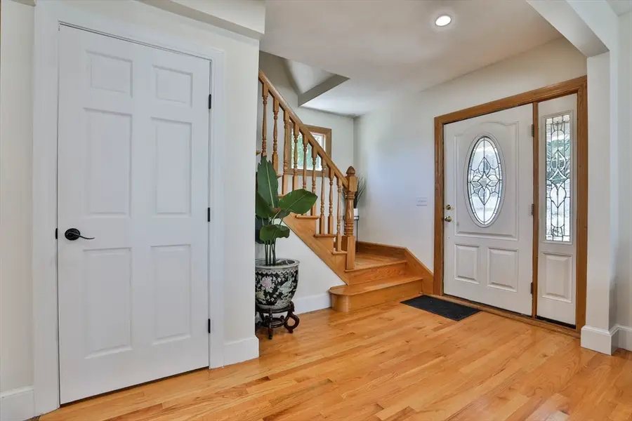 16 Endicott St, Saugus, MA 01906 - #3