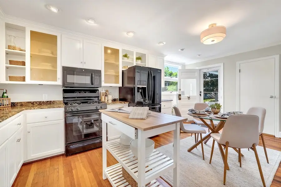 79 Baxter St, Melrose, MA 02176 - #3
