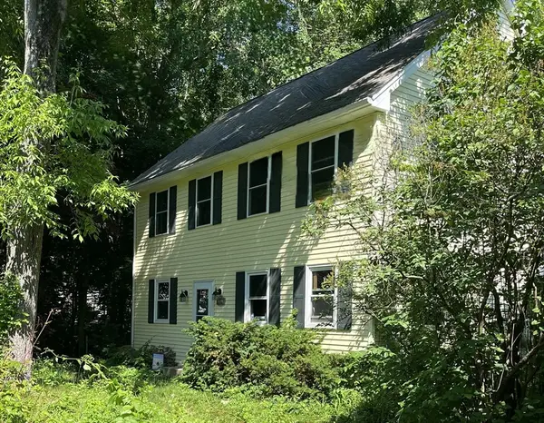 203 Lakeview Ave, Tyngsborough, MA 01879