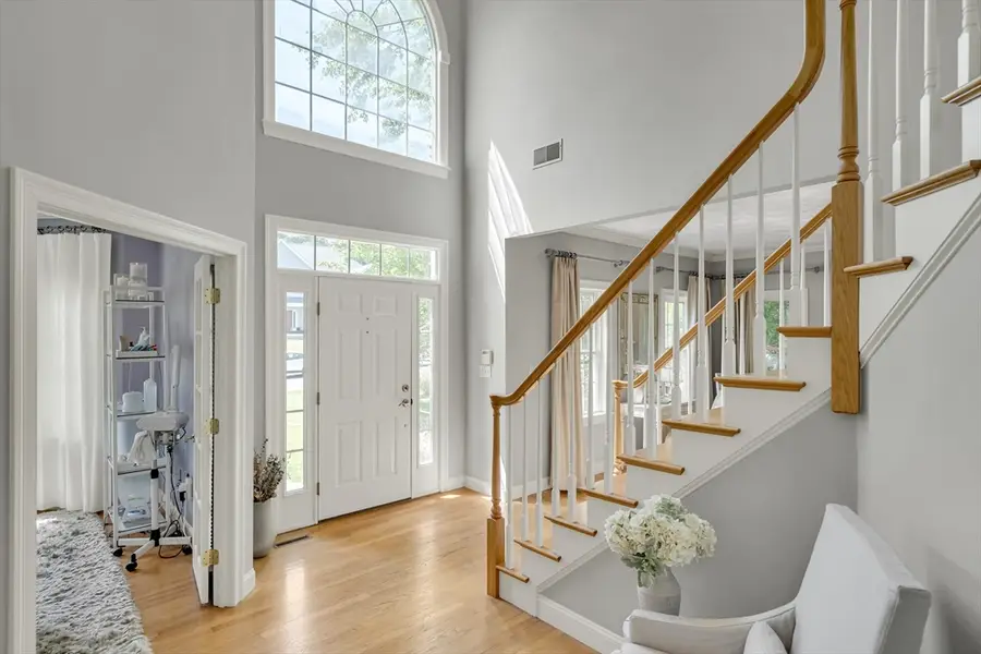 4 Carter Dr, Natick, MA 01760 - #2