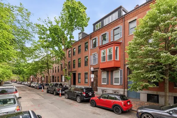 36 Hanson St, Boston, MA 02118