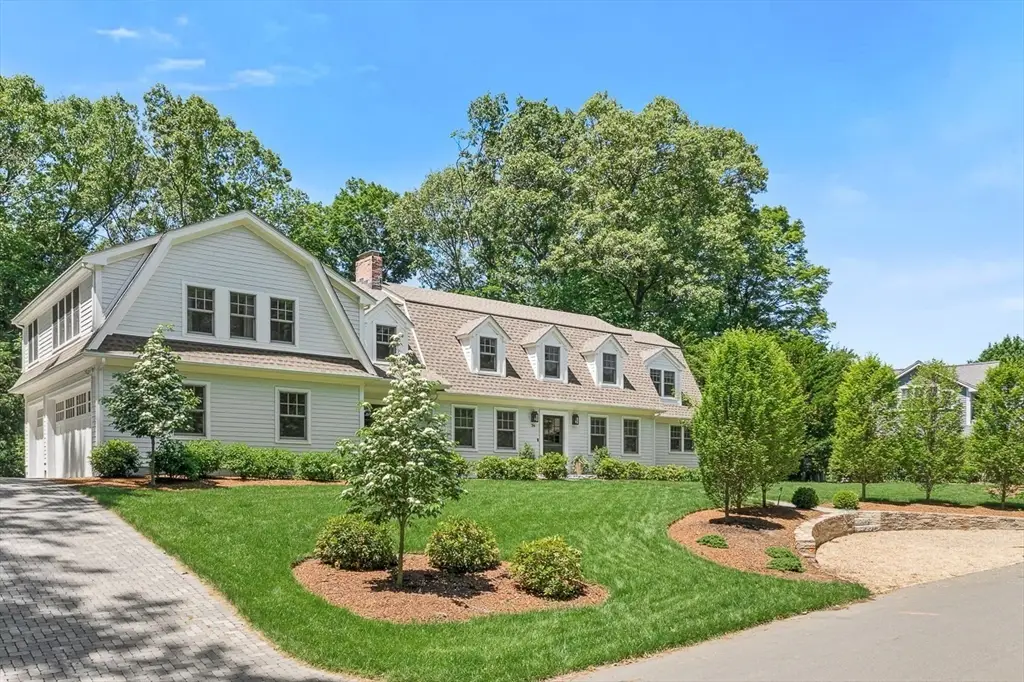 39 Fairbanks Ave, Wellesley, MA 02481 - #1
