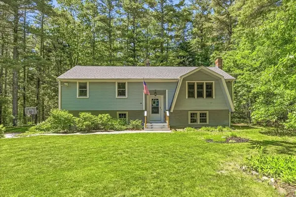 15 Shady Acre Ln, Pembroke, MA 02359