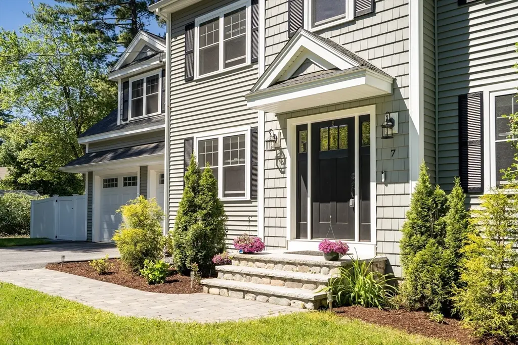 7 Perham St, Bedford, MA 01730 - #1