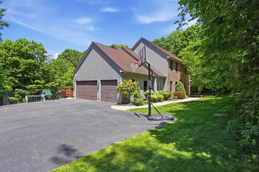 2 Highview Cir, Wilbraham, MA 01095 - #2