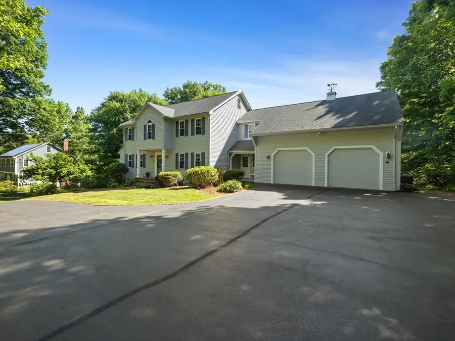 61 Beach St, Millbury, MA 01527 - #3